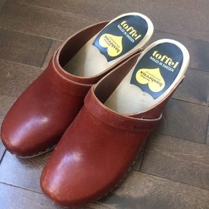 Gently used Swedish Hasbeen Sky High Clogs